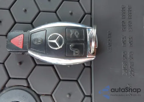 2010 Mercedes-Benz E 350 4Matic z USA, uszkodzony, nr VIN WDDHF8HB9AA050807